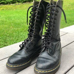 Vintage Dr. Martens 14 Hole Combat Boot- UK3 US5